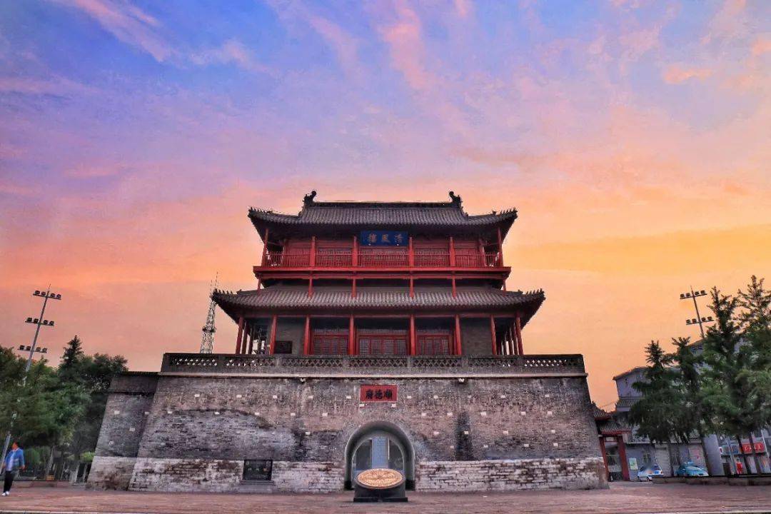 邢台，嘉宾云集，观众热情洋溢的时刻